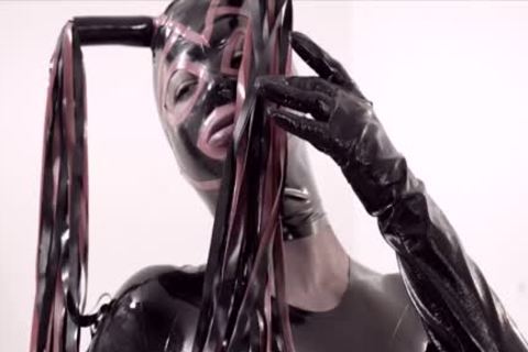 Fetish sheboy In Latex Suit And Mask pokes