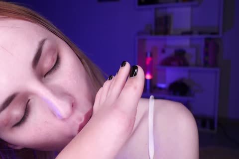 Sissyslut Cums On Mistress's Feet