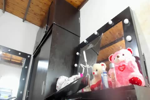 Zendabich Giant Latina Cock (no Cum)
