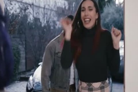 Horny Shemale Lets Her Black Boyfriend Rammed By Her Wet Ass