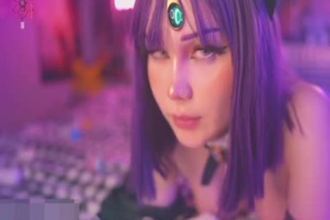 ideal Blondelashe's nineteen Breaking Her booty