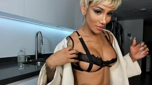 humorous ladyman Entertains Herself With Her Audience