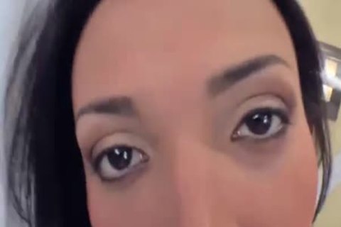 Brunette Latina Shemale Gets Fucked In Bareback